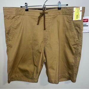 Wrangler Men's Chino Drawstring Shorts in Tan